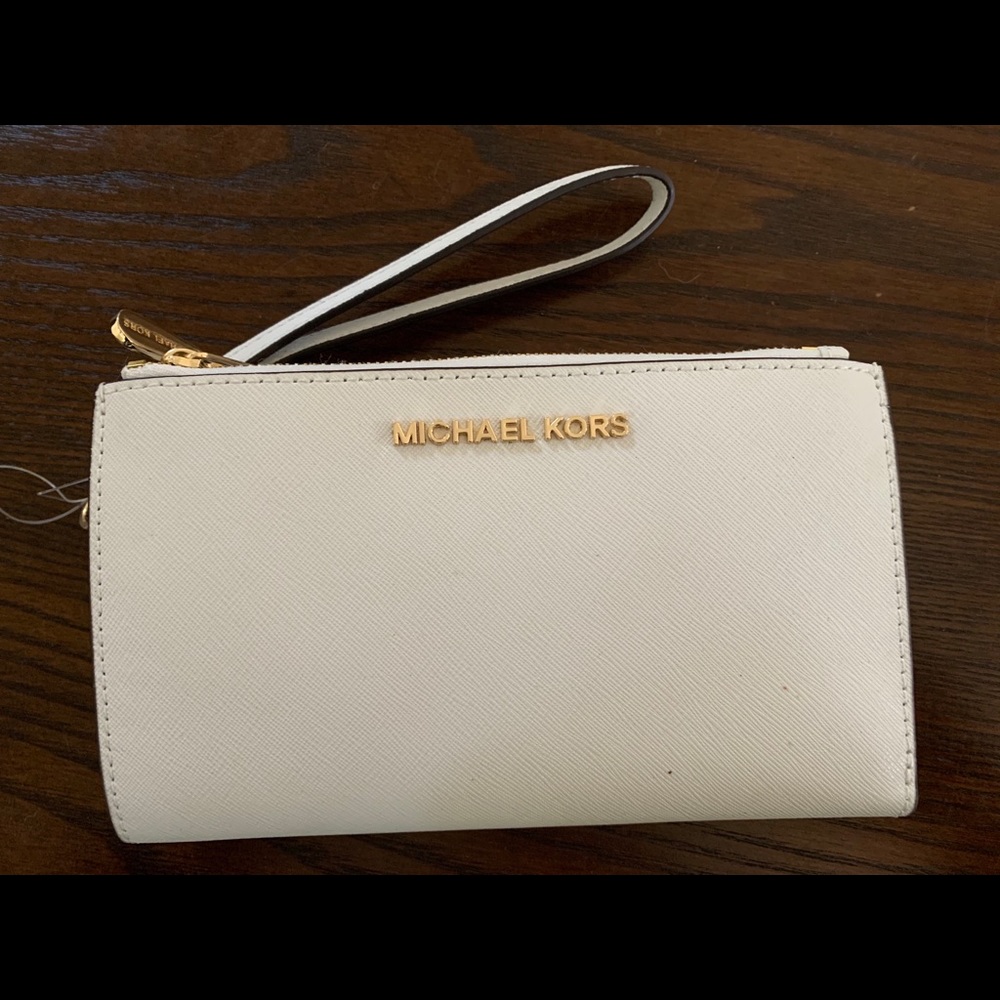 Brand new Beautiful Michael Kors wrist wallet